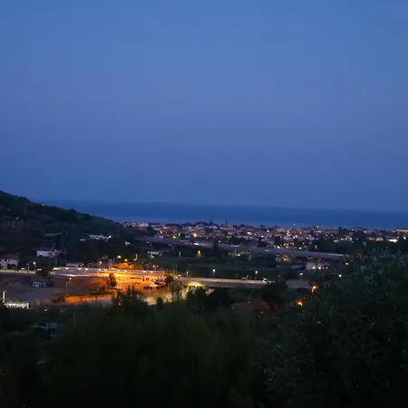 Feriehus Splendida Casa Con Vista Mare!